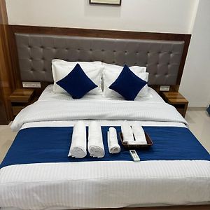 Deluxe Double Room Bath